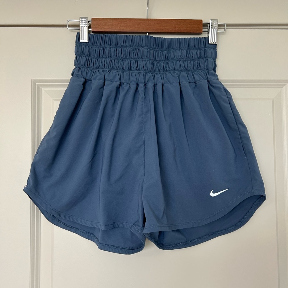 Nike High-Waisted Short